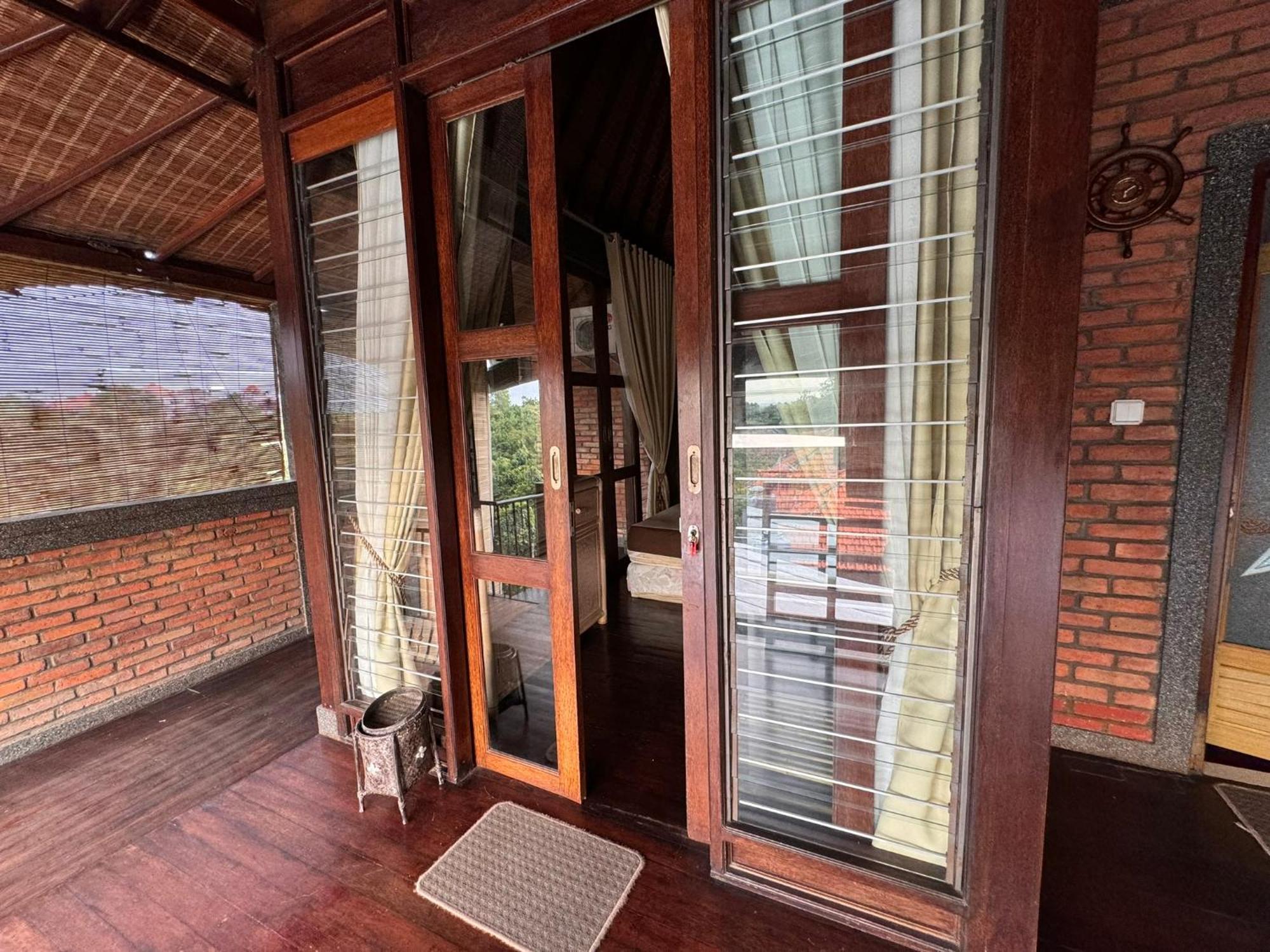 Giri Hill Homestay Нуса-Дуа Экстерьер фото