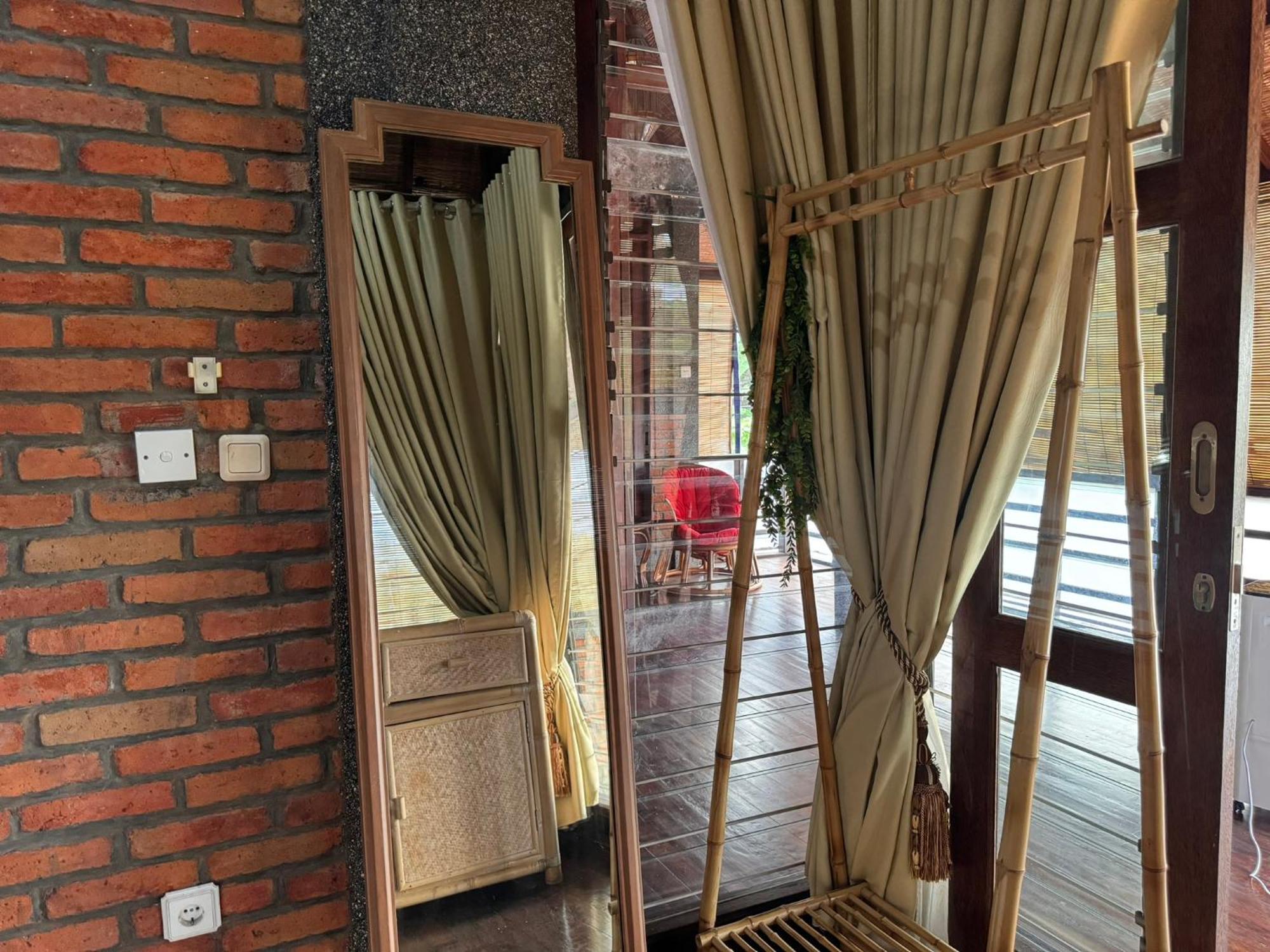 Giri Hill Homestay Нуса-Дуа Экстерьер фото